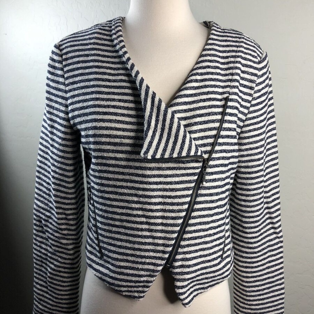 Chic Striped Blazer - Black and White